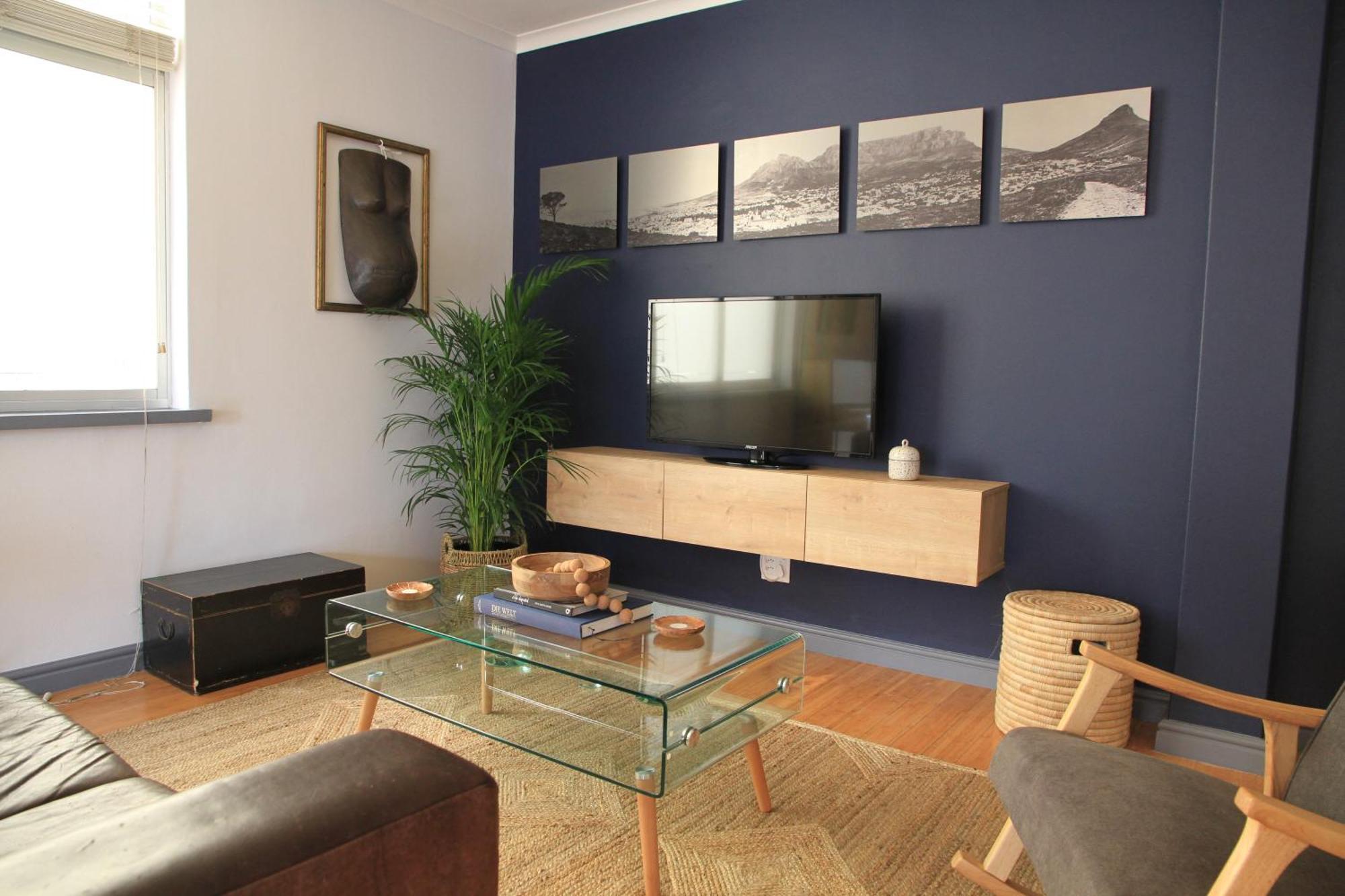 Family-sized Gem Near Apartment *